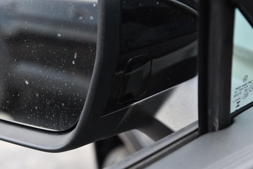 Volkswagen Tiguan Vehicle Full-screen Gallery Image 10