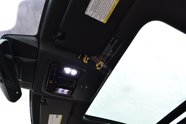 Volkswagen Tiguan Vehicle Image 21