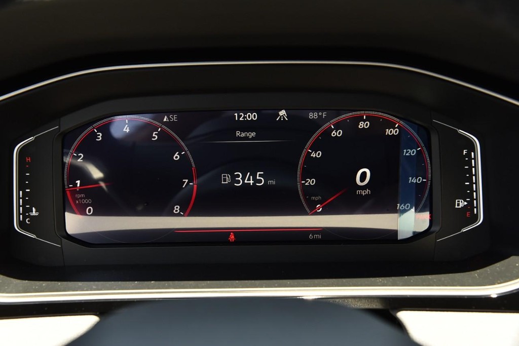 Volkswagen Jetta GLI Vehicle Full-screen Gallery Image 12