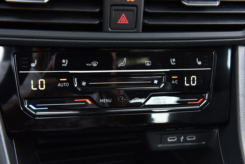 Volkswagen Jetta GLI Vehicle Full-screen Gallery Image 15