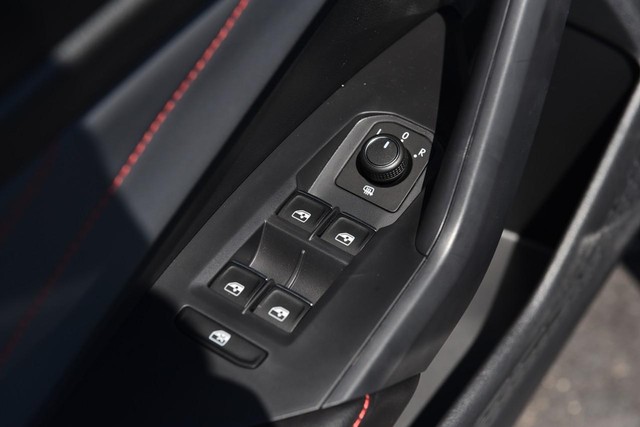 Volkswagen Jetta GLI Vehicle Image 08