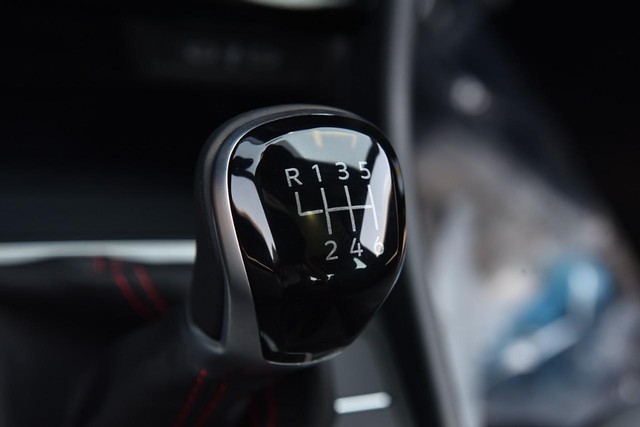 Volkswagen Jetta GLI Vehicle Image 18