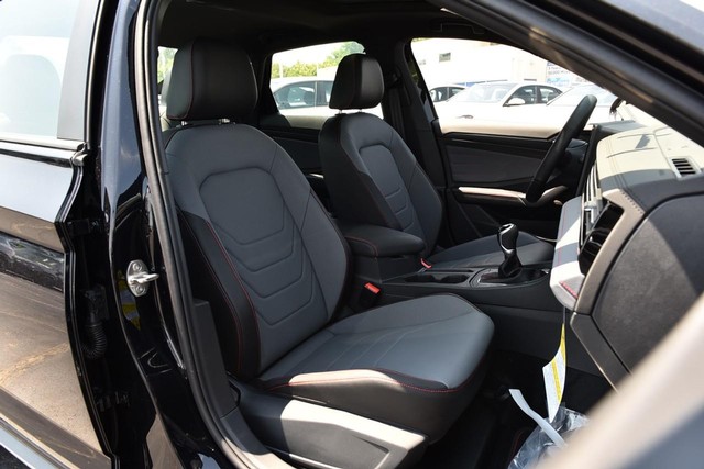 Volkswagen Jetta GLI Vehicle Image 21
