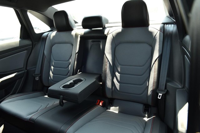 Volkswagen Jetta GLI Vehicle Image 23