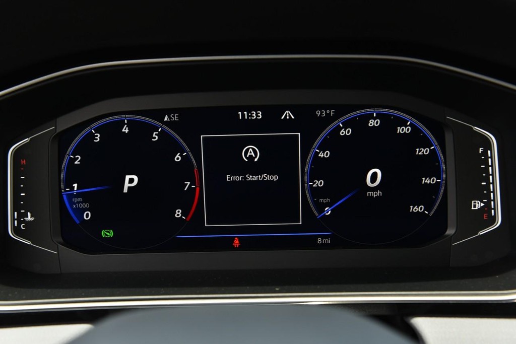 Volkswagen Jetta GLI Vehicle Full-screen Gallery Image 12