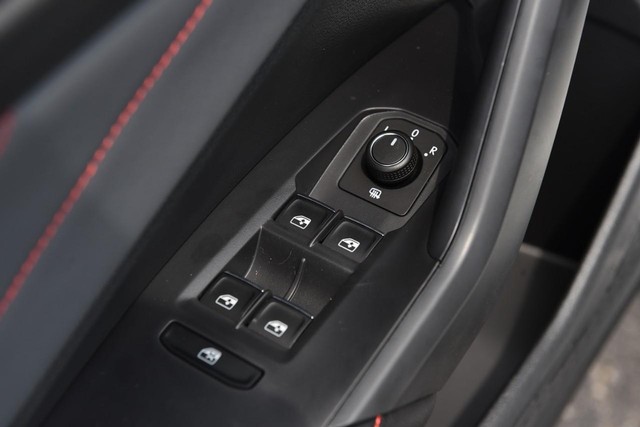 Volkswagen Jetta GLI Vehicle Image 08