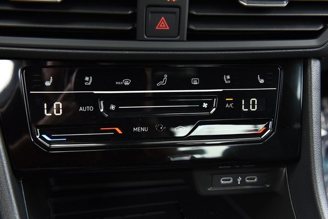 Volkswagen Jetta GLI Vehicle Image 15