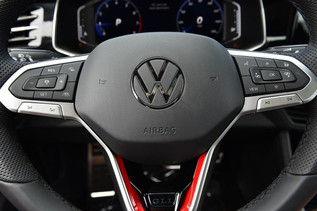 Volkswagen Jetta GLI Vehicle Image 19