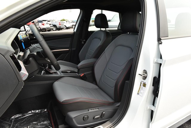 Volkswagen Jetta GLI Vehicle Image 20