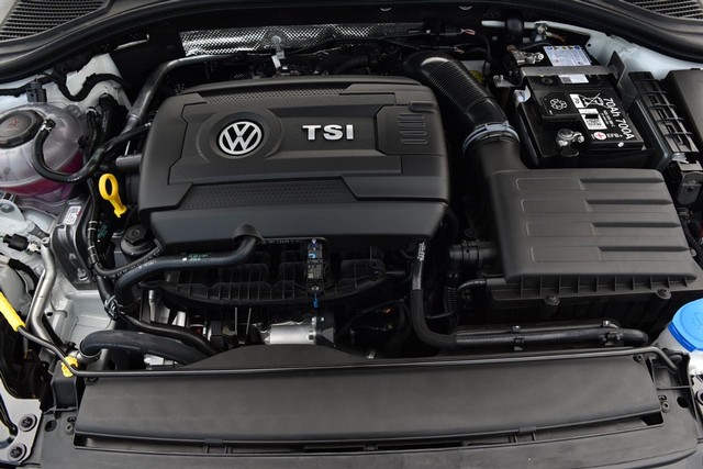 Volkswagen Jetta GLI Vehicle Image 25