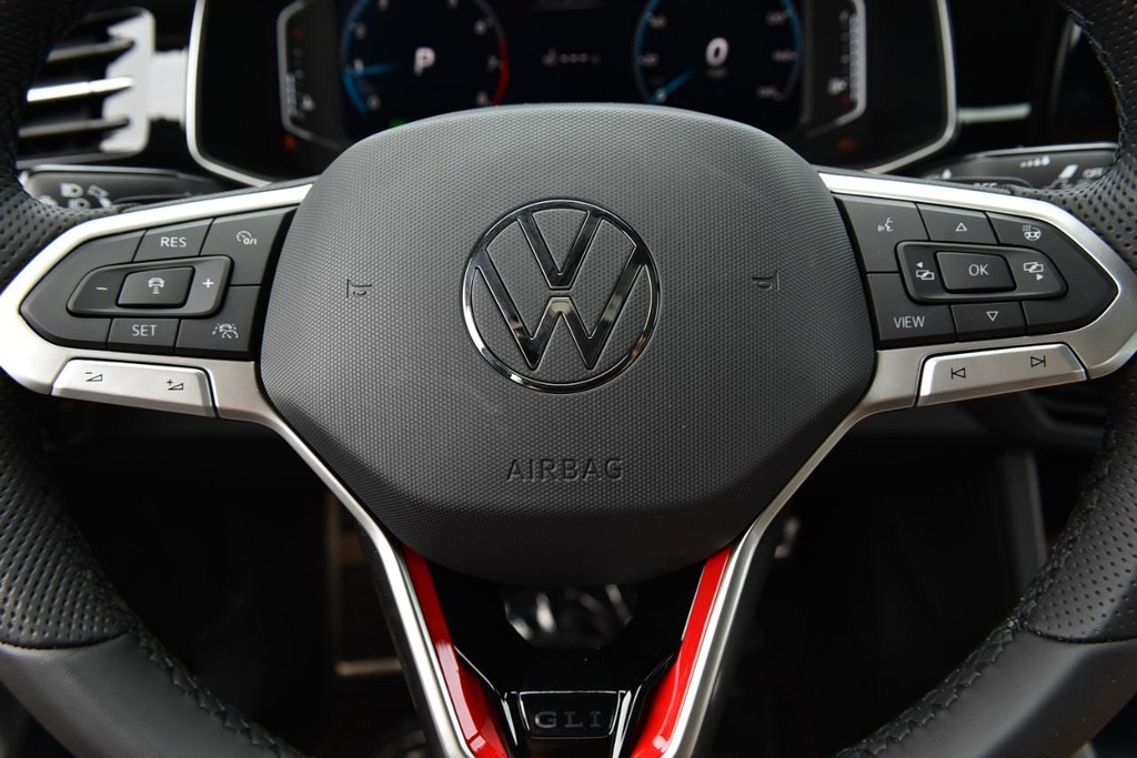 Volkswagen Jetta GLI Vehicle Full-screen Gallery Image 19