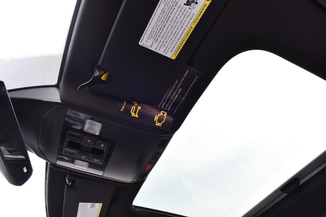 Volkswagen Jetta GLI Vehicle Image 22