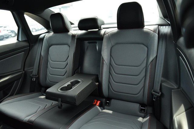 Volkswagen Jetta GLI Vehicle Image 23