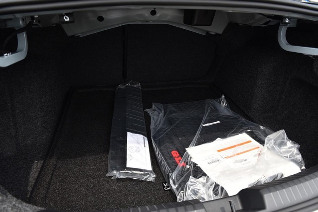 Volkswagen Jetta GLI Vehicle Image 24