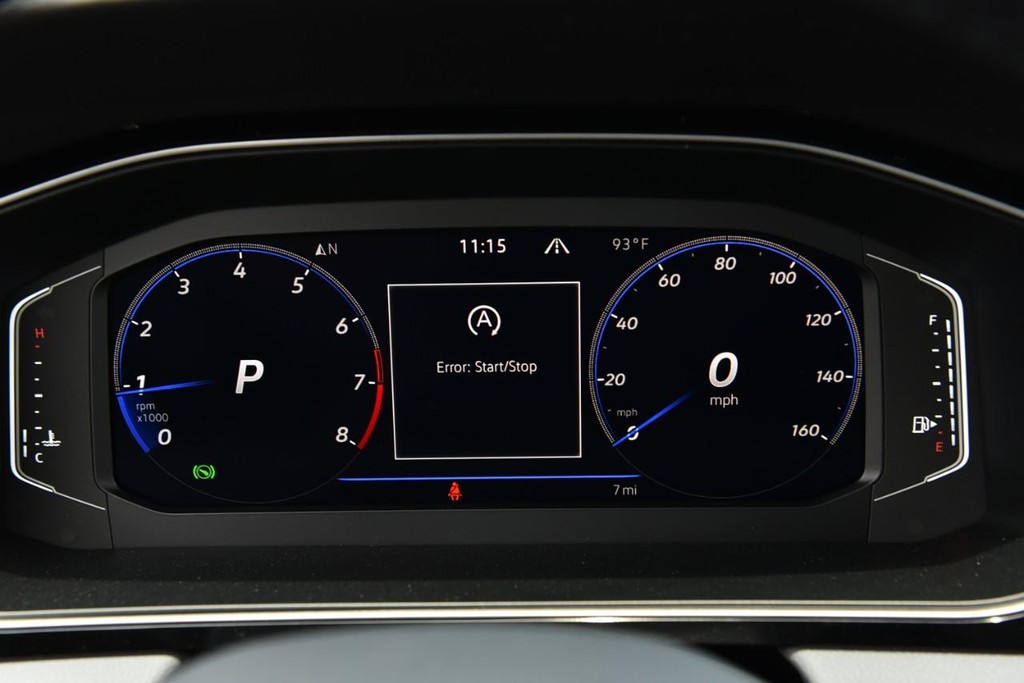 Volkswagen Jetta GLI Vehicle Full-screen Gallery Image 12