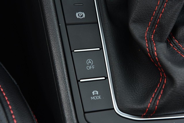 Volkswagen Jetta GLI Vehicle Image 18