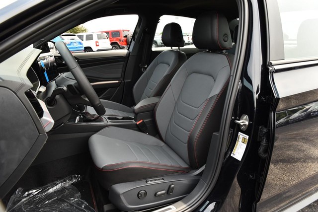 Volkswagen Jetta GLI Vehicle Image 20