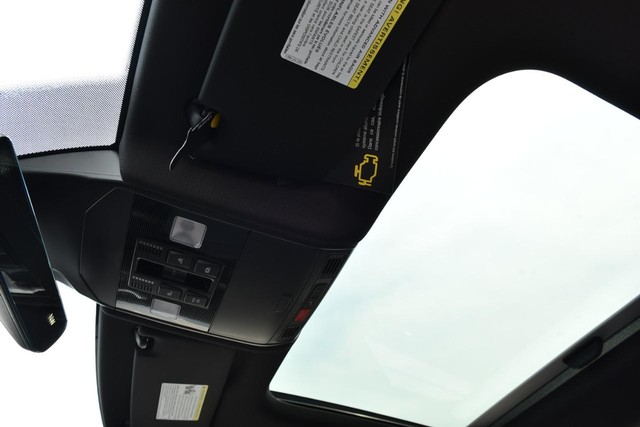 Volkswagen Jetta GLI Vehicle Image 22