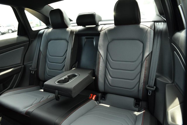 Volkswagen Jetta GLI Vehicle Image 23