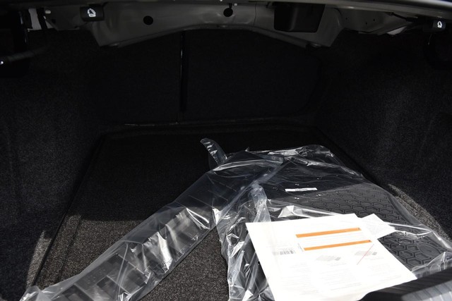 Volkswagen Jetta GLI Vehicle Image 24