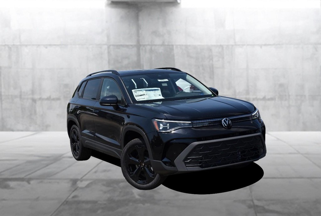 Volkswagen Taos Vehicle Full-screen Gallery Image 2