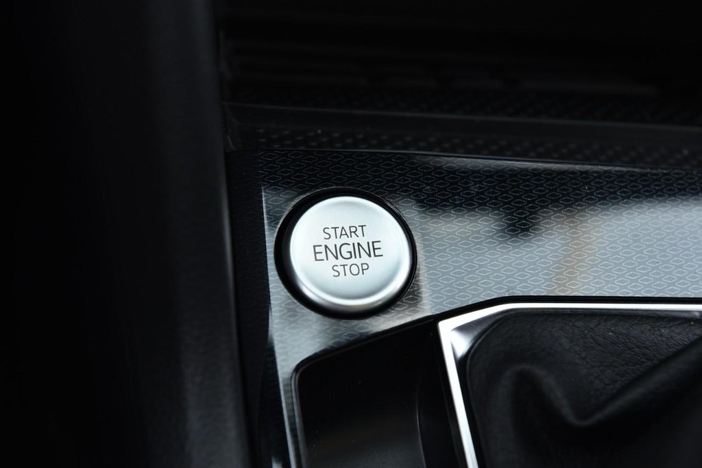 Volkswagen Taos Vehicle Full-screen Gallery Image 16
