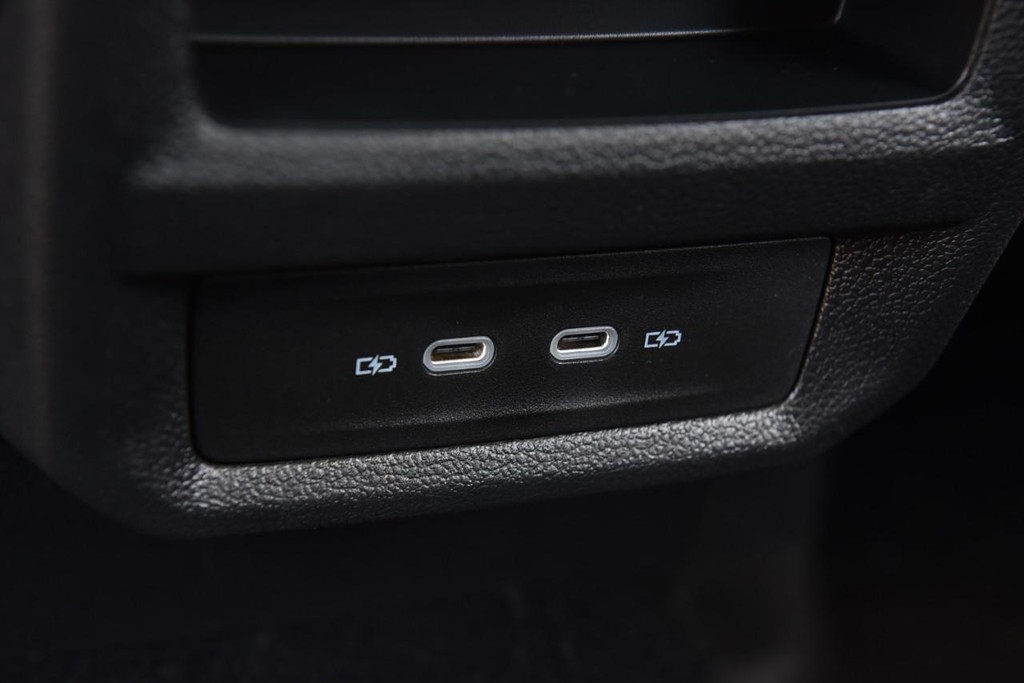 Volkswagen Taos Vehicle Full-screen Gallery Image 24