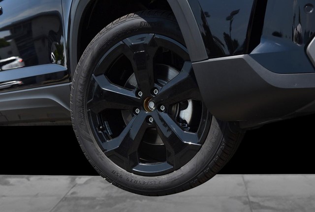 Volkswagen Taos Vehicle Image 03