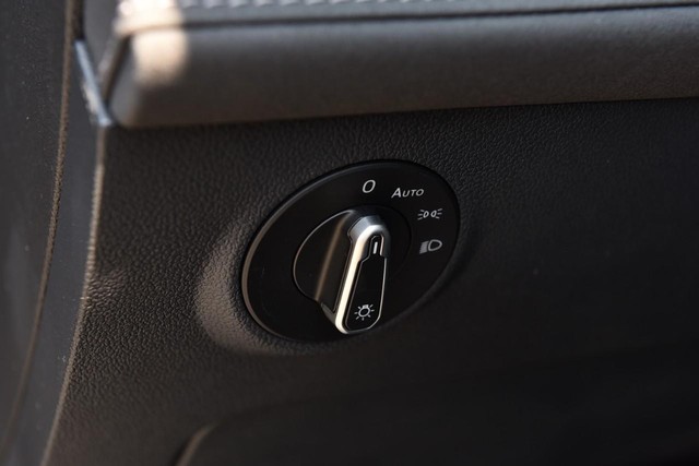 Volkswagen Taos Vehicle Image 10