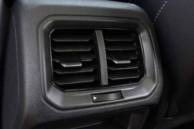 Volkswagen Taos Vehicle Image 23