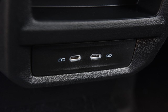 Volkswagen Taos Vehicle Image 24