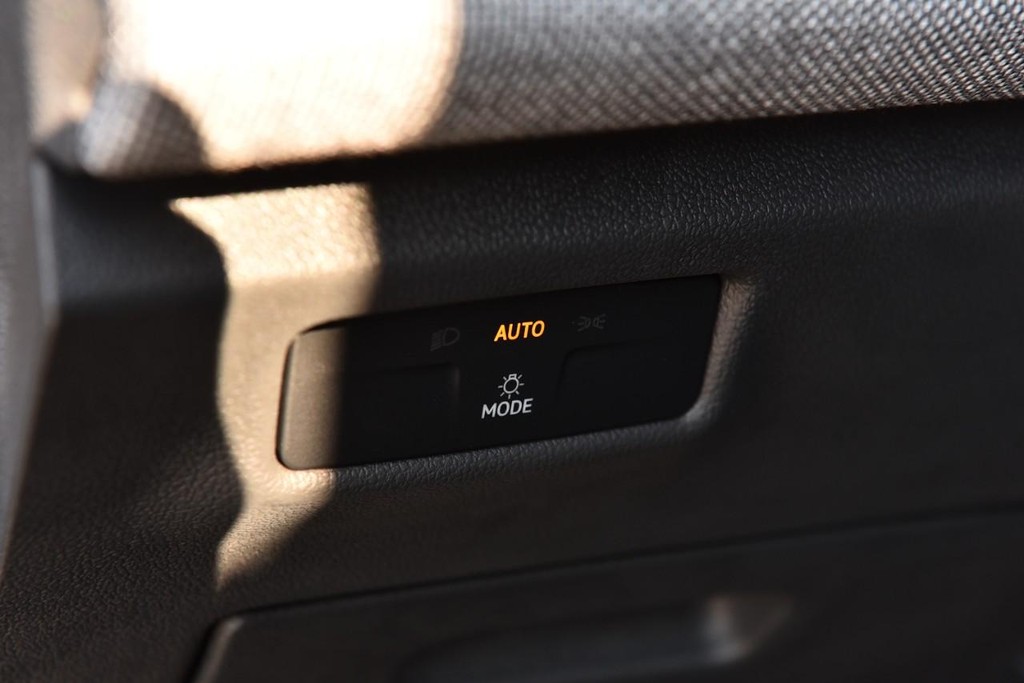 Volkswagen Tiguan Vehicle Full-screen Gallery Image 10
