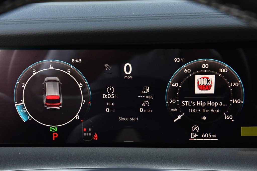 Volkswagen Tiguan Vehicle Full-screen Gallery Image 11