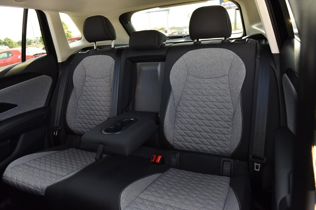 Volkswagen Tiguan Vehicle Full-screen Gallery Image 20