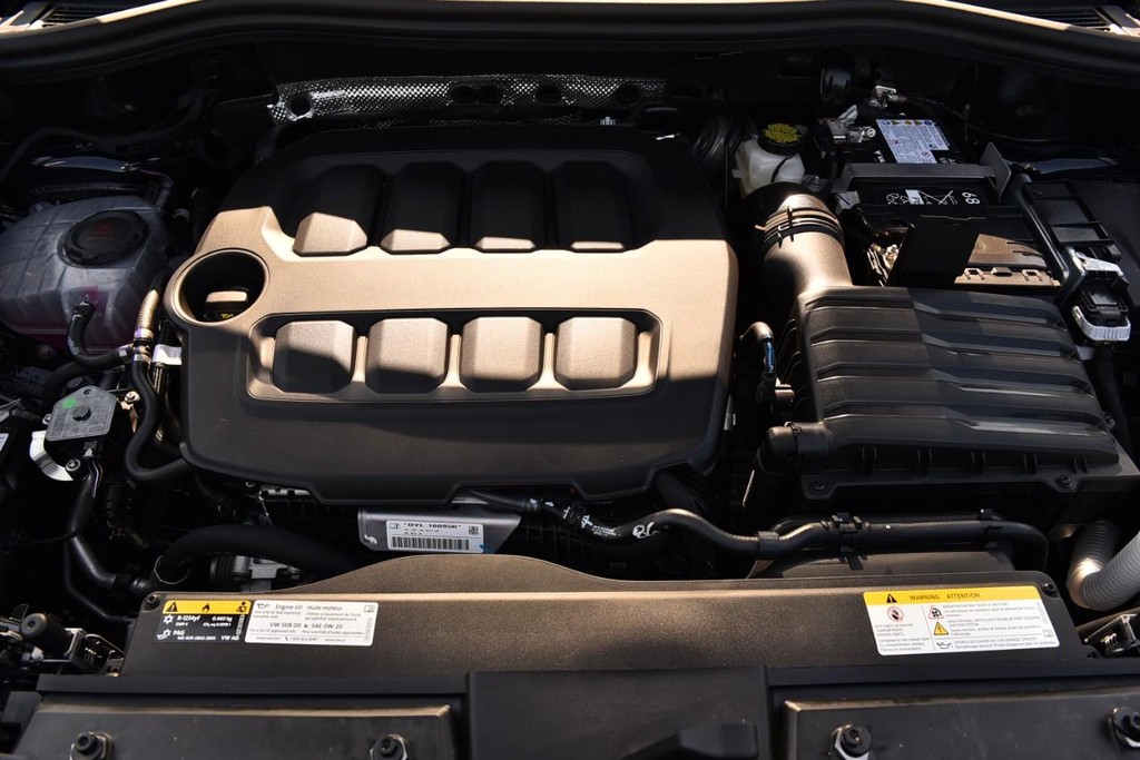 Volkswagen Tiguan Vehicle Full-screen Gallery Image 24
