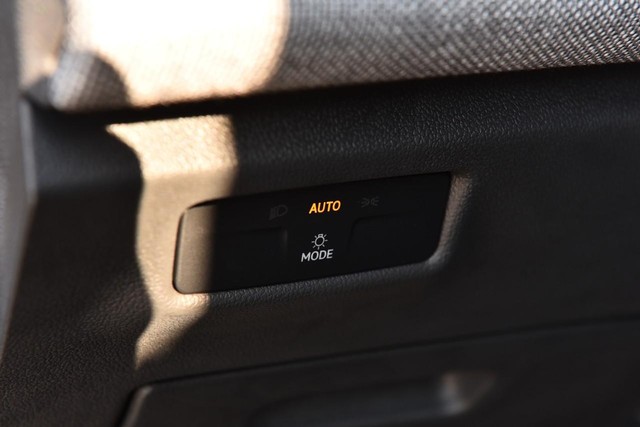 Volkswagen Tiguan Vehicle Image 10