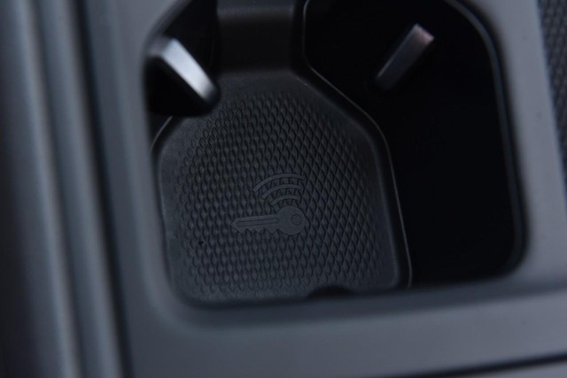 Volkswagen Tiguan Vehicle Image 15