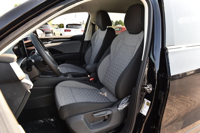 Volkswagen Tiguan Vehicle Image 18