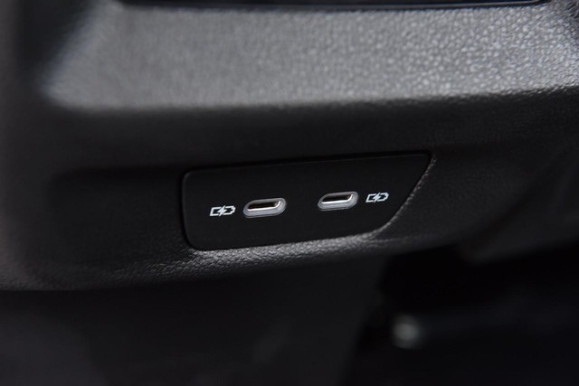 Volkswagen Tiguan Vehicle Image 22