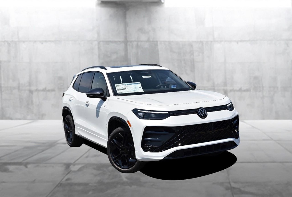 Volkswagen Tiguan Vehicle Full-screen Gallery Image 2