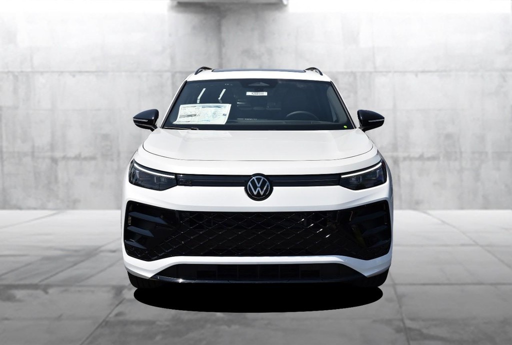 Volkswagen Tiguan Vehicle Full-screen Gallery Image 4