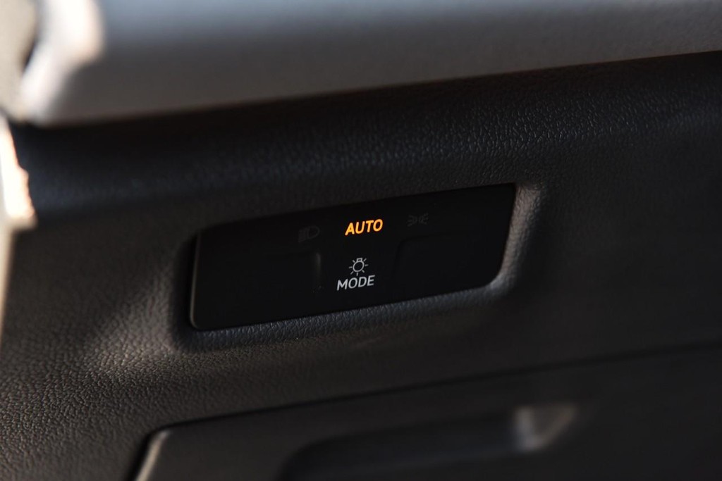 Volkswagen Tiguan Vehicle Full-screen Gallery Image 11
