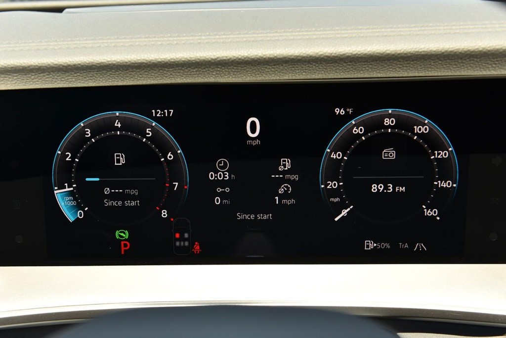 Volkswagen Tiguan Vehicle Full-screen Gallery Image 12