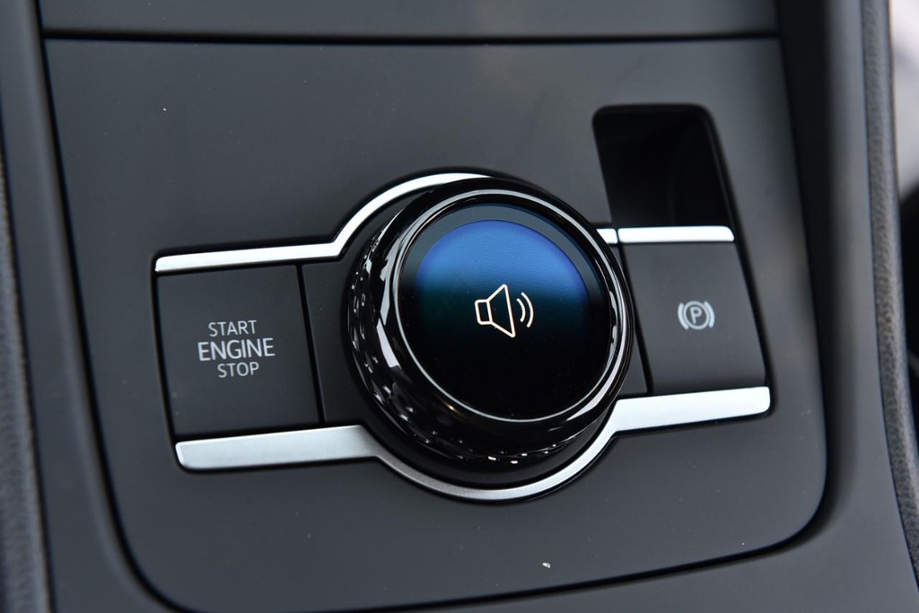 Volkswagen Tiguan Vehicle Full-screen Gallery Image 17