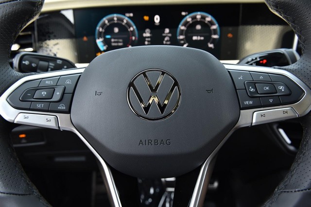 Volkswagen Tiguan Vehicle Image 18