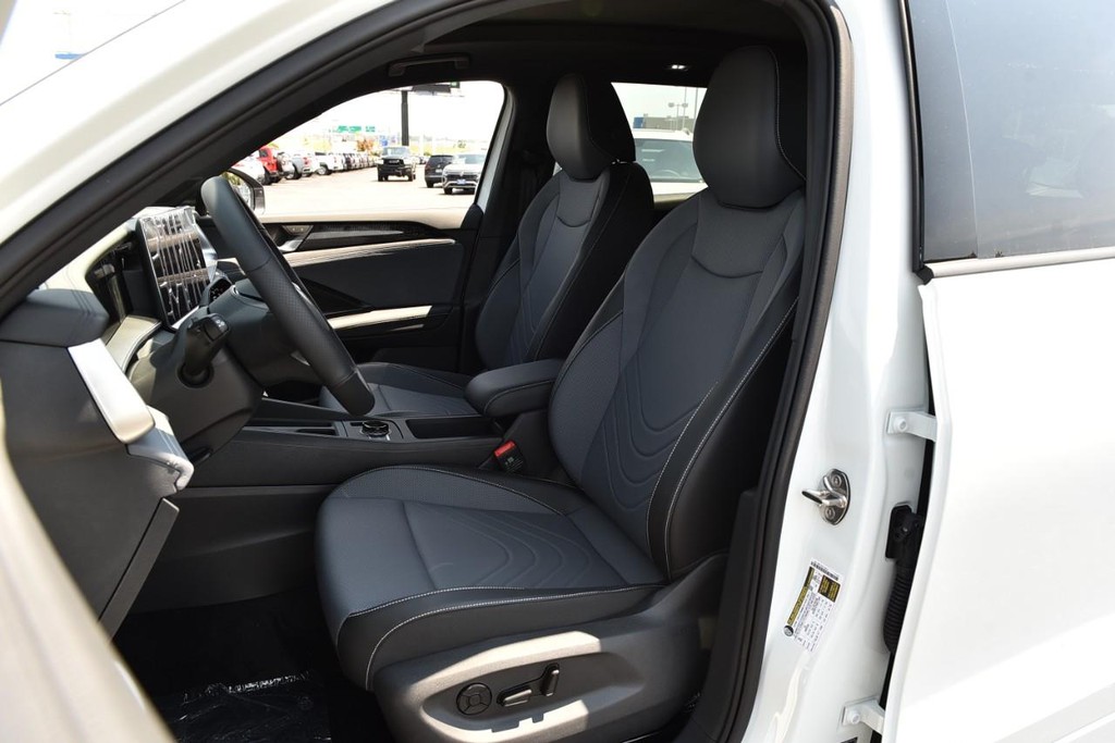 Volkswagen Tiguan Vehicle Full-screen Gallery Image 19