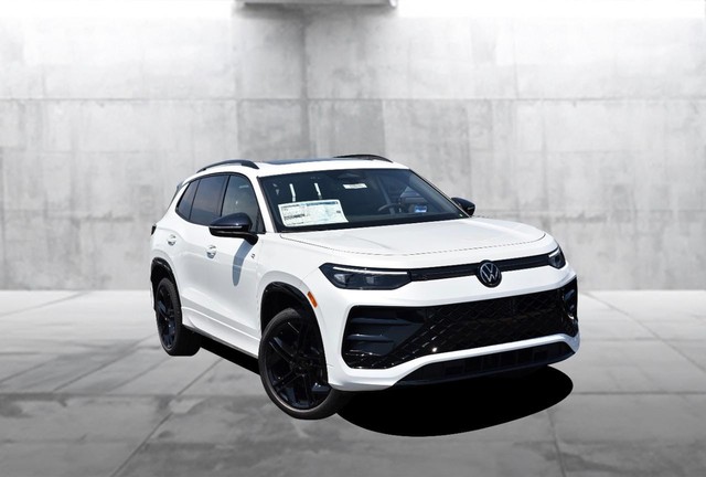 Volkswagen Tiguan Vehicle Image 02