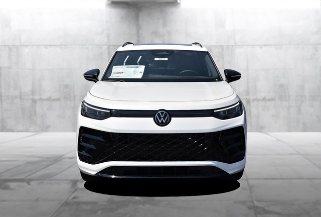 Volkswagen Tiguan Vehicle Image 04
