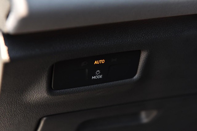 Volkswagen Tiguan Vehicle Image 11