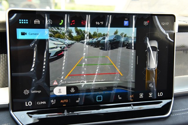 Volkswagen Tiguan Vehicle Image 13